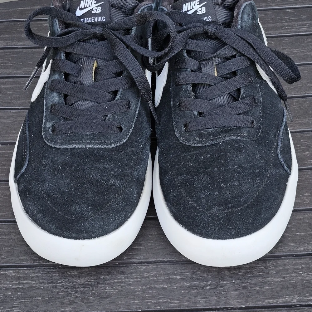 Nike SB Heritage Vulc Black White Skate Sneaker Shoes CD5010-003 Men's Size 9.5